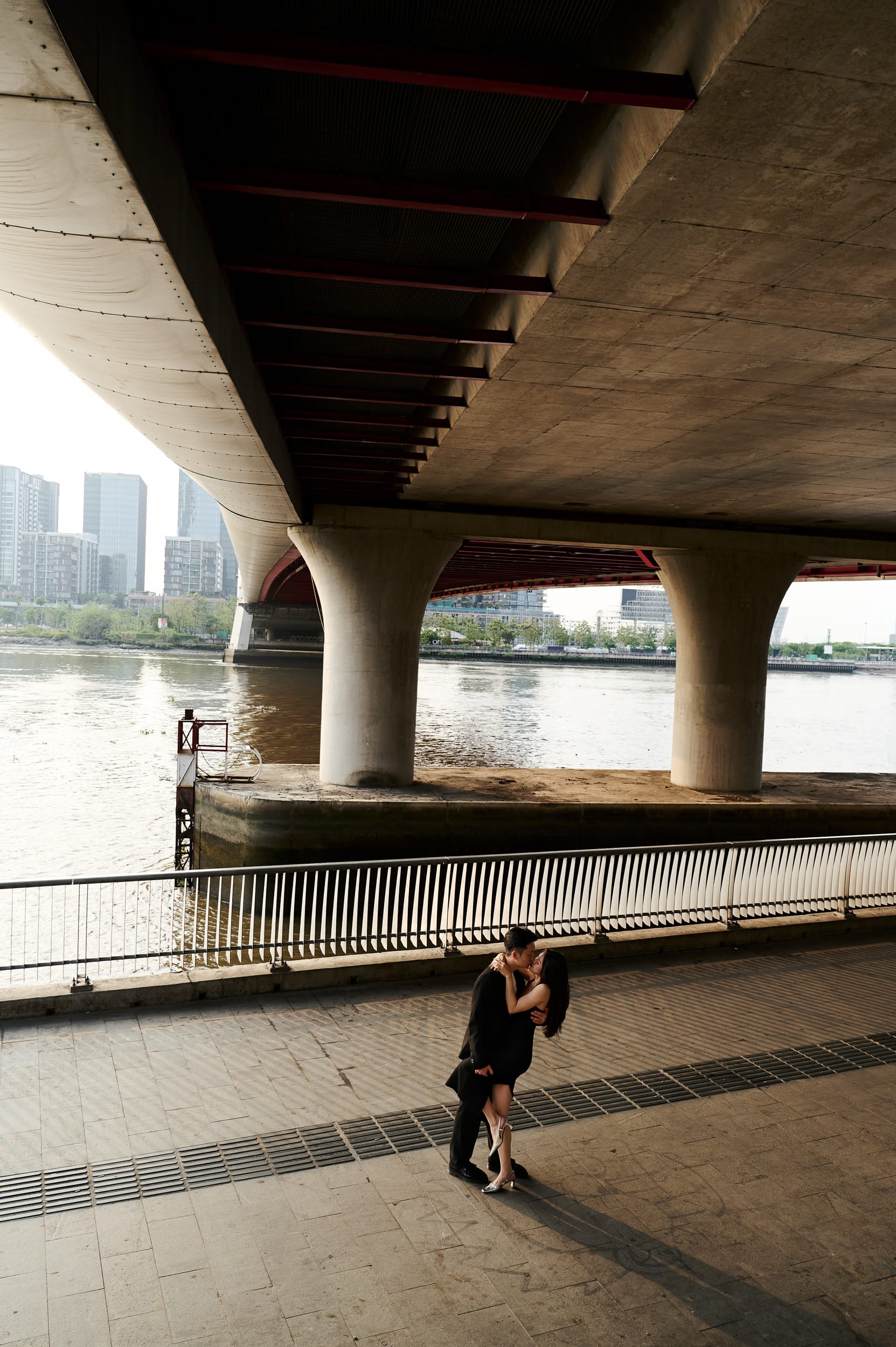 The City Yen & Van